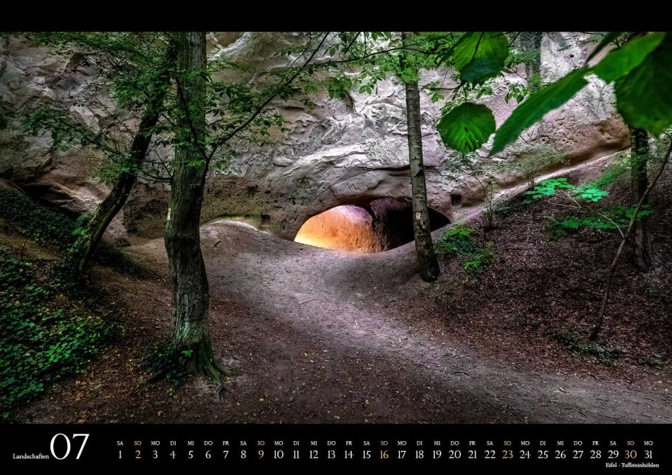 Kalender Rheinland-Pfalz 2023: Juli - Eifel Tuffsteinhöhlen
