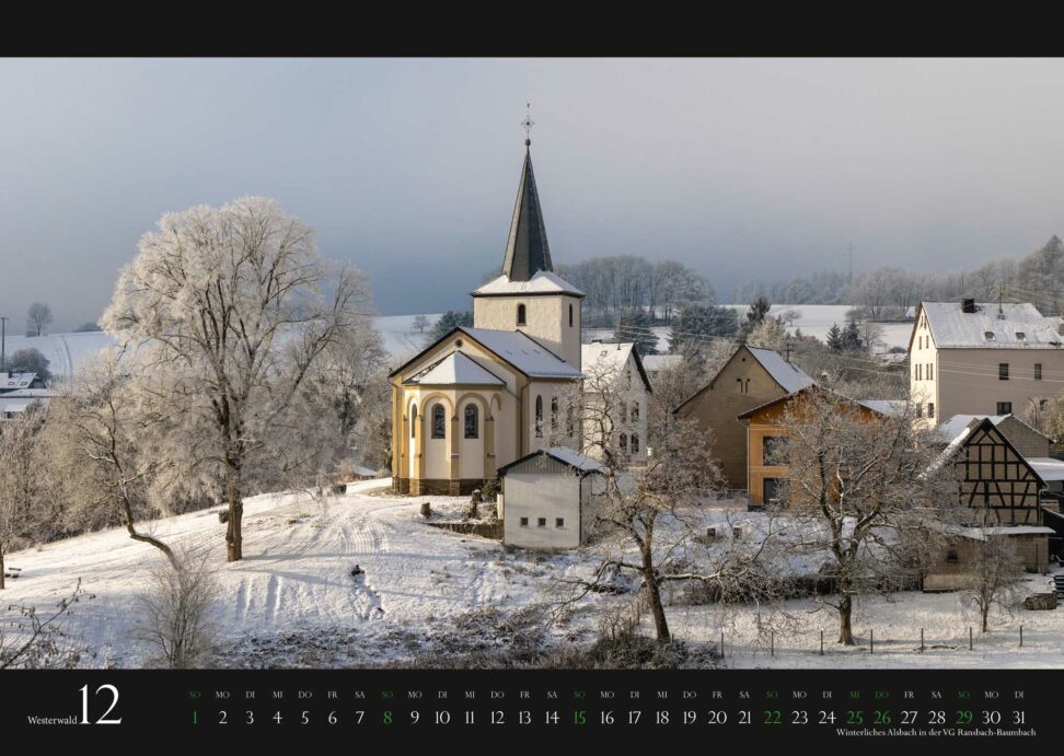 Kalenderblatt Dezember: Eingeschneites Alsbach mit evangelischer Kirche.