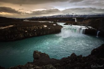 Mystische Stimmung beim Thjofafoss in Island.