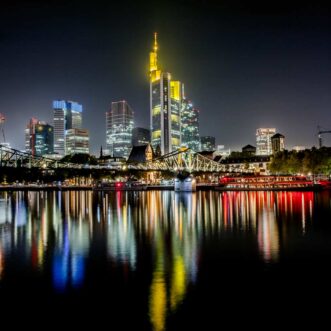 Frankfurt: Skyline bei Nacht
