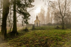 Landschaftsfotografie: Kapelle am Ufer des Erlenhofsee Ransbach-Baumbach